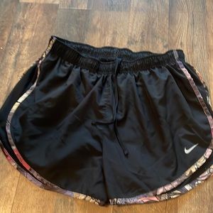 Ladies XL Black Nike Drawstring Shorts